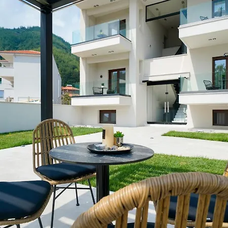 Acantha Σκάλα Ποταμιάς