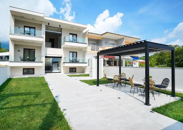 Acantha アパートホテル